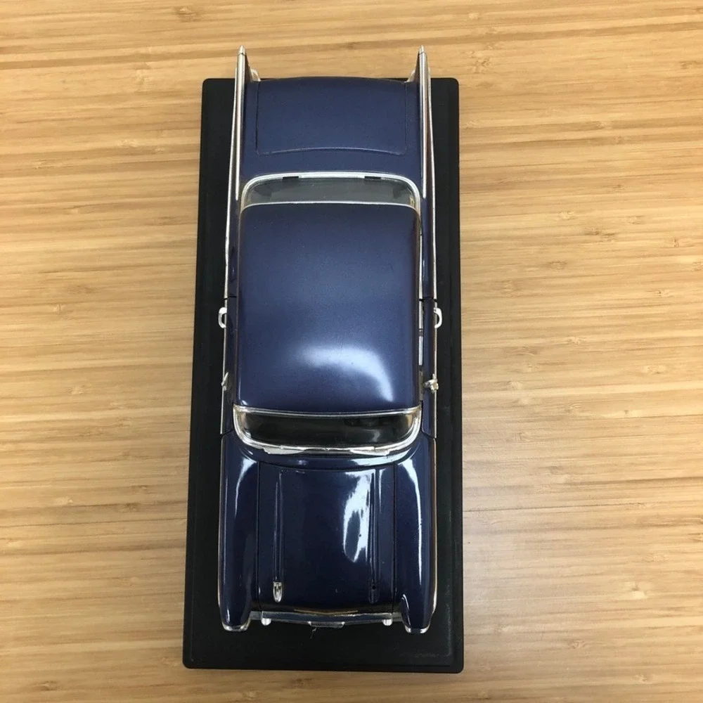 Chevrolet 1957 Bel Air Diecast Model Car 1:18 Adult Blue Vintage Style